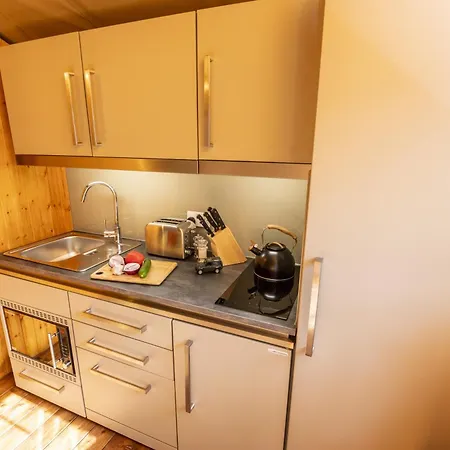 Windermere - Safari Luxury tent Ambleside